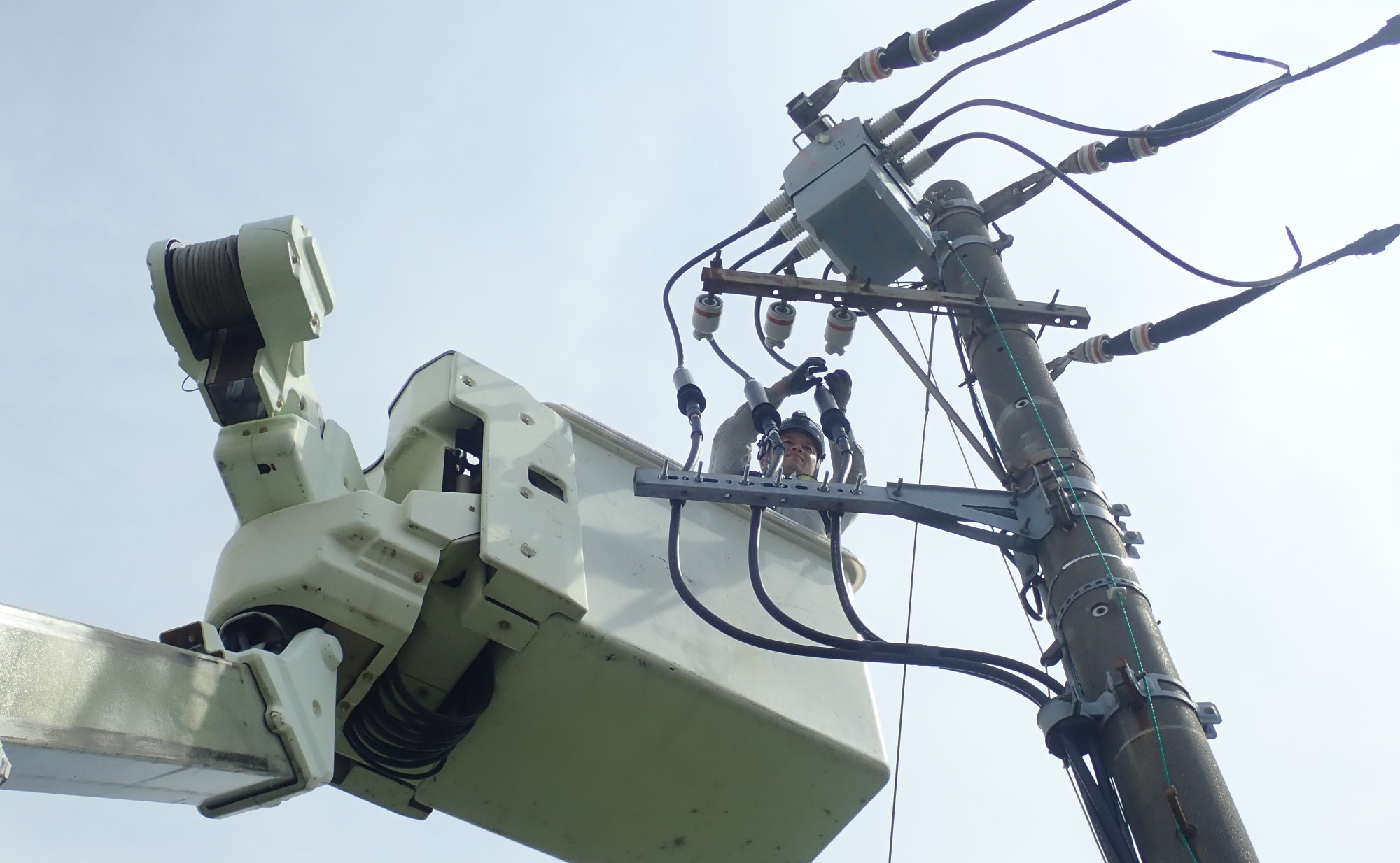 高圧ケーブル、高圧負荷開閉器の新規設置・更新、借室内UGS UAS設置